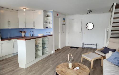 Tysnes Apartment | Beautiful Apartment In Uggdal With House Sea View