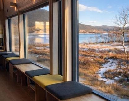 Vinje House | Beautiful Architecture By Vågslidvatnet Lake
