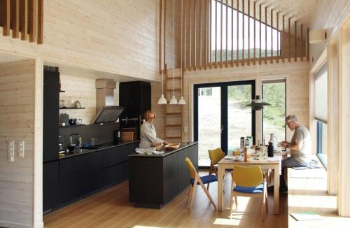 Vinje House | Beautiful Architecture By Vågslidvatnet Lake