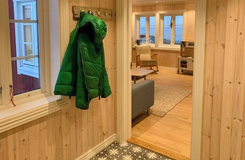 Lofoten Islands House | Beautiful cabin embraced by rich wildlife