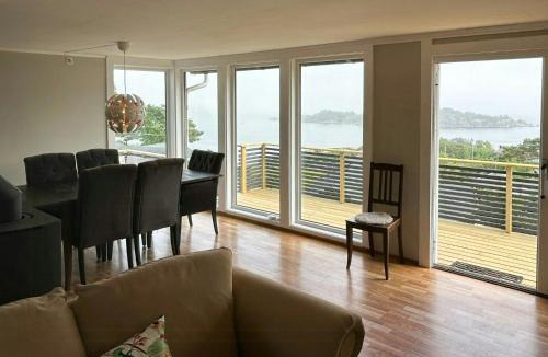 Sogne House | Beautiful Cabin With Ocean View In Lyngmyr