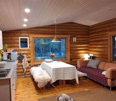 Aatola Ski Chalet | Beautiful Cottage at Lake Saimaa, Rantamaja