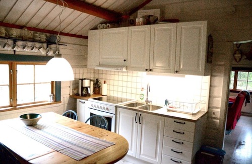 Malmkoping Cabin | Beautiful cottage close to lake and forest!