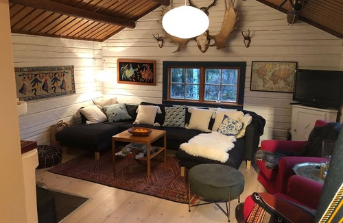 Malmkoping Cabin | Beautiful cottage close to lake and forest!