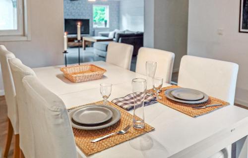 Asarum House | Beautiful Home In Asarum