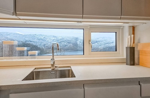Brekke House | Beautiful home in Bjordal with WiFi