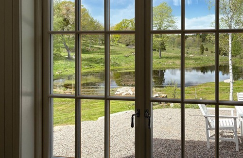Holsbybrunn House | Beautiful home in Holsbybrunn with WiFi