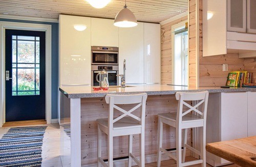 Suldal House | Beautiful home in Hebnes with house sea view