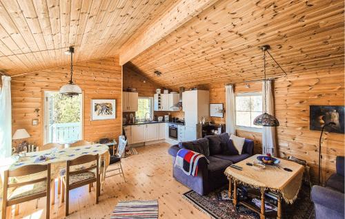 Nedstrand House | Beautiful Home In Hebnes With Wifi