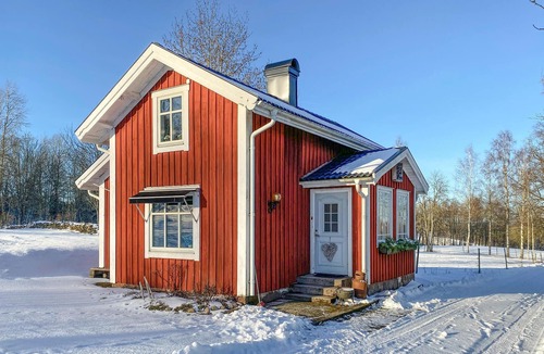 Hestra House | Beautiful home in Hestra with WiFi