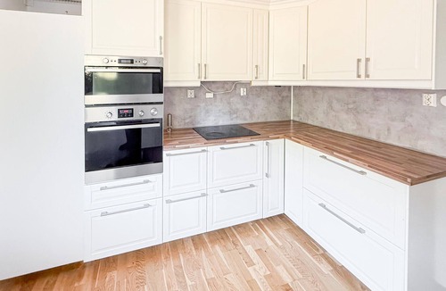 Askvoll House | Beautiful home in Kvammen with house sea view