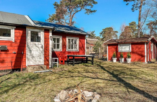 Loderup House | Beautiful home in Löderup with kitchen