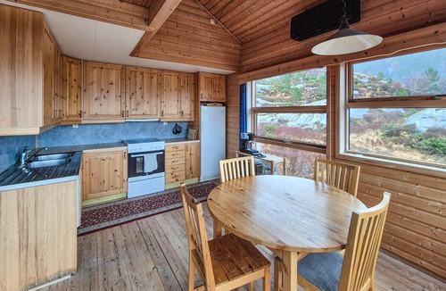 Masfjorden House | Beautiful home in Masfjordnes with sauna