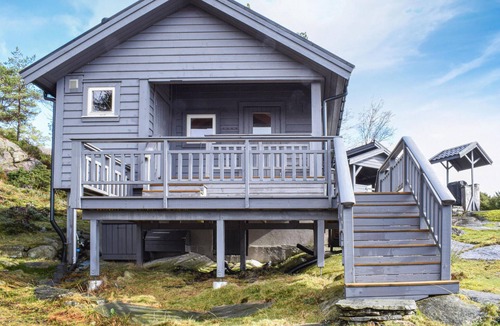 Masfjorden House | Beautiful home in Masfjorden with house sea view