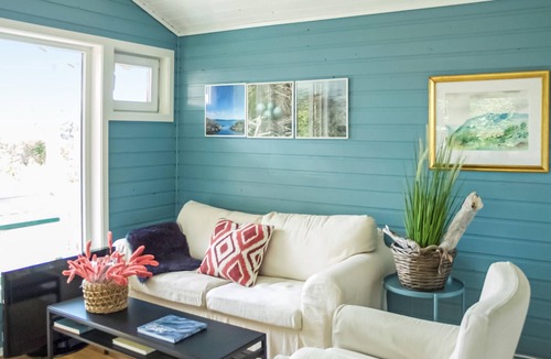 Mosterhamn House | Beautiful home in Mosterhamn with WiFi