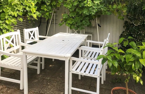 Nybrostrand House | Beautiful home in Nybrostrand with WiFi