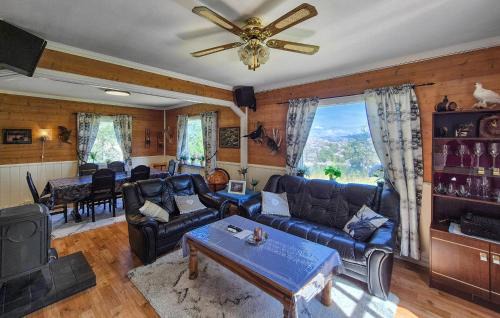 Bomlo House | Beautiful Home In Rubbestadneset With Wifi