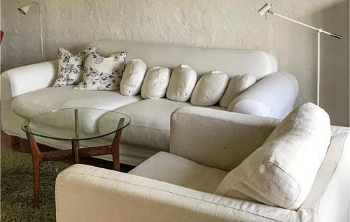 Nybrostrand House | Beautiful Home In Nybrostrand With Wifi