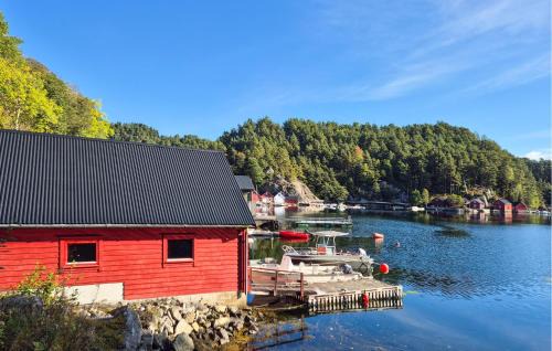 Vinnes House | Beautiful Home In Reksteren With Wifi