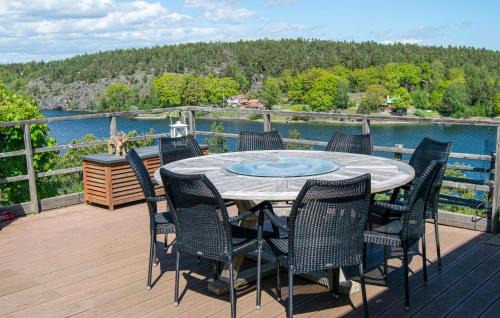 Saltsjobaden House | Beautiful Home In Saltsjöbaden With Sauna