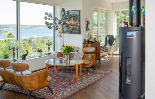 Saltsjobaden House | Beautiful Home In Saltsjöbaden With Sauna