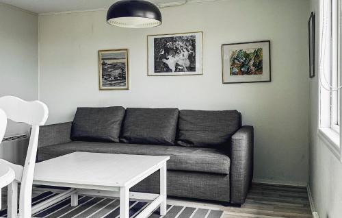 Vastra Gotaland House | Beautiful Home In Myggenäs With Sauna