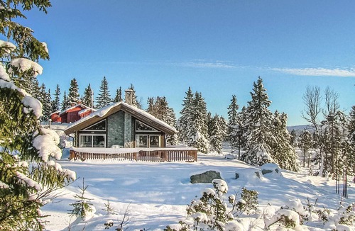 Sjusjoen House | Beautiful home in Sjusjøen with sauna