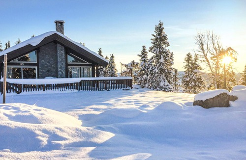 Sjusjoen House | Beautiful home in Sjusjøen with sauna