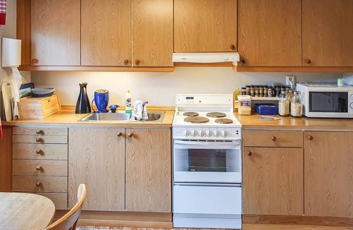 Skjold House | Beautiful home in Skjold with WiFi