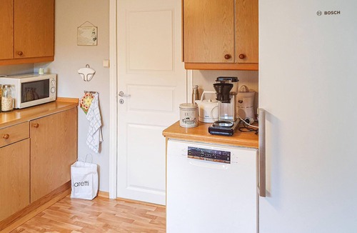 Skjold House | Beautiful home in Skjold with WiFi