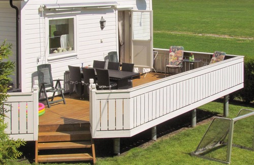 Skjold House | Beautiful home in Skjold with WiFi
