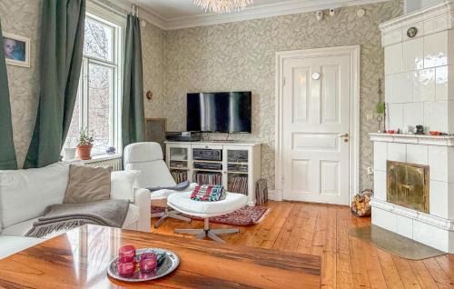 Slottsbron House | Beautiful Home In Slottsbron With Wifi