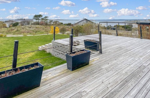 Stravalla House | Beautiful home in Stråvalla with WiFi
