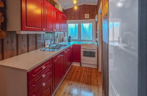 Lardal Municipality House | Beautiful home in Svarstad with WiFi