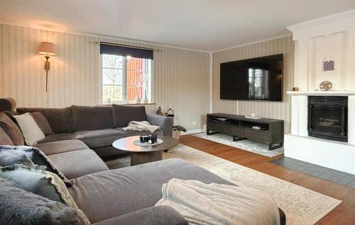 Tived House | Beautiful Home In Tived With Wifi