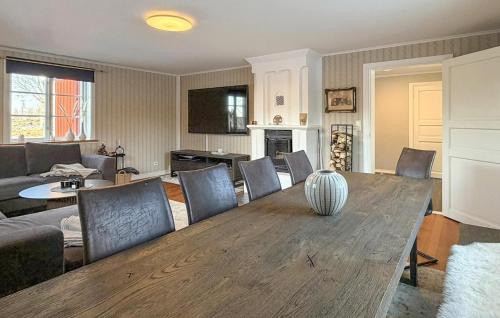 Tived House | Beautiful Home In Tived With Wifi