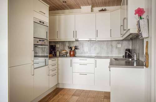 Vikebygd House | Beautiful home in Vikebygd with sauna