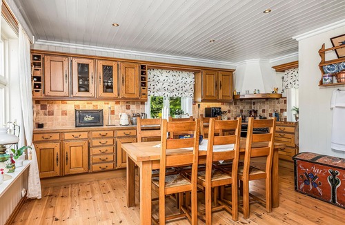 Skjoldastraumen House | Beautiful home in Skjoldastraumen with WiFi