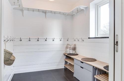 Traslovslage Apartment | Beautiful Modern Home Near the Beach