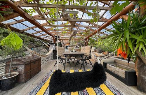 Fotlandsvag House | #Beautiful outdoor area and cozy small cottage#