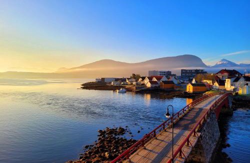 Vestnes Apartment | Beautiful panoramic apartment