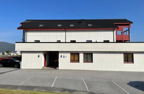 Vestnes Apartment | Beautiful panoramic apartment