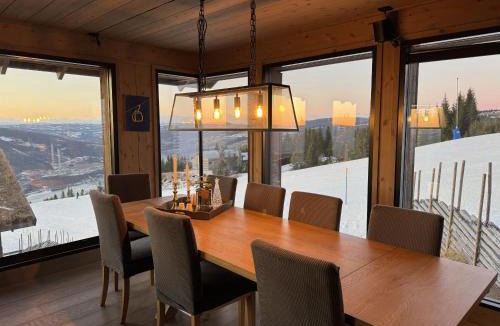 Hafjell House | Beautiful Ski-in Ski-out Cabin at the top of the mountain in Hafjell