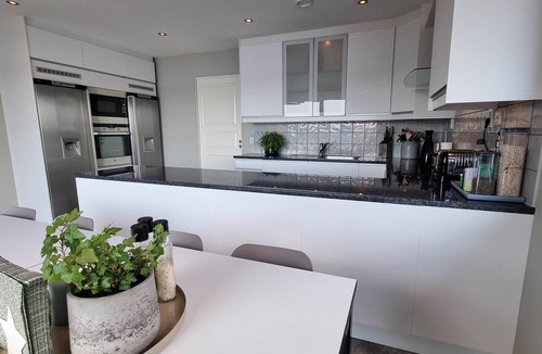 Søndre Fyllingen Villa | Beautiful villa with sea view, Jacuzzi and only 10 min from Bergen center