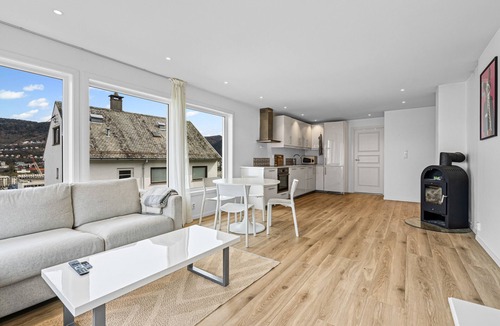 Laksevag Apartment | Bergen apartment with view of the city