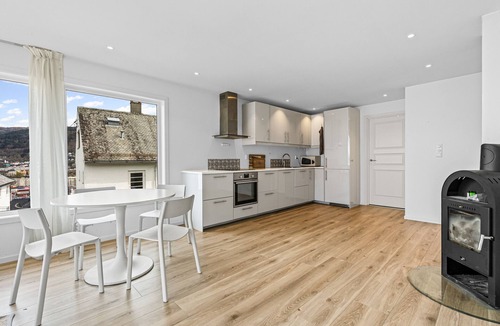 Laksevag Apartment | Bergen apartment with view of the city