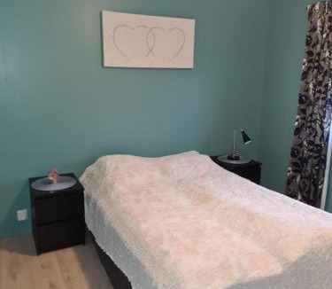 Vormedal Apartment | Big Apartment Free parking and Wifi