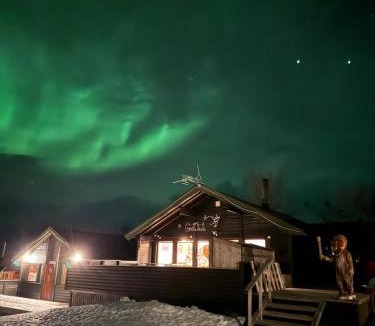 Jægervatnet House | Big cabin in Lyngen Fjords