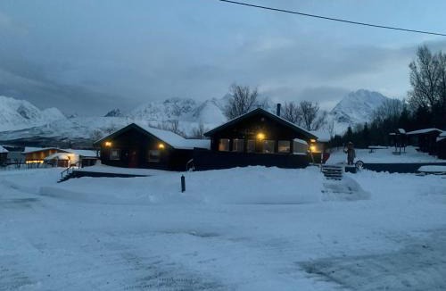 Jægervatnet House | Big cabin in Lyngen Fjords
