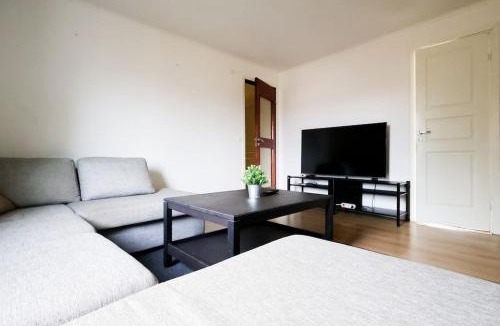 Molndal Villa | Big house for workers & Family with free parking